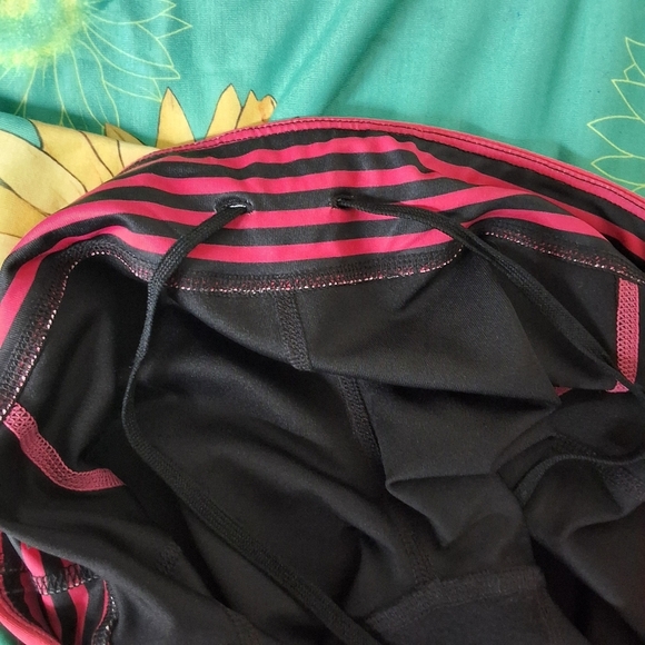 Xersion Fitted Activewear leggings - Black and Pink - Picture 16 of 16